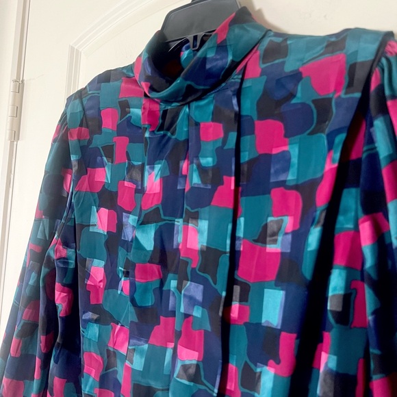 Vintage Jonathan Martin pleated front geometric retro blouse with shoulder pads - Picture 2 of 9